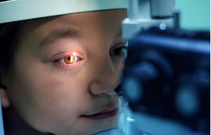ResuMED de estruturas oculares: córnea e cristalino