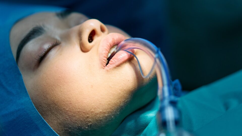 Resumo de pneumonia associada à ventilação: diagnóstico, tratamento e mais!