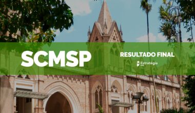imagem ao fundo da Santa Casa de Misericórdia de São Paulo, com faixa verde sobreposta com as escritas em fonte branca "SCMSP Resultado Final" e logotipo do Estratégia MED