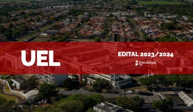 imagem aérea ao fundo do Hospital Universitário da Universidade Estadual de Londrina, com faixa vermelha sobreposta com as escritas em fonte branca "UEL Edital 2023/2024" e logotipo do Estratégia MED