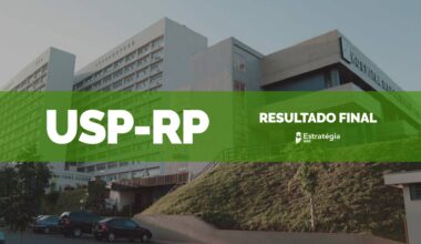 imagem ao fundo do Hospital das Clínicas da Faculdade de Medicina de Ribeirão Preto USP, com faixa verde sobreposta com as escritas em fonte branca "USP-RP Resultado Final" e logotipo do Estratégia MED