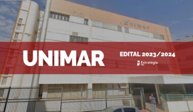 imagem ao fundo do Hospital Universidade da UNIMAR, com faixa vermelha sobreposta com as escritas em fonte branca "UNIMAR Edital 2023/2024" e logotipo do Estratégia MED