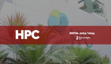 imagem ao fundo do HPC, com faixa vermelha sobreposta com as escritas em fonte branca "HPC Edital 2023/2024" e logotipo do Estratégia MED