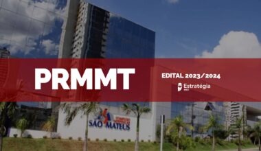 imagem ao fundo do Hospital São Mateus, com faixa vermelha sobreposta com as escritas em fonte branca "PRMMT Edital 2023/2024" e logotipo do Estratégia MED