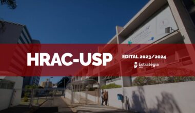 imagem aérea do Hospital de Reabilitação de Anomalias Craniofaciais da Universidade de São Paulo, com faixa vermelha sobreposta com as escritas em fonte branca "HRAC-USP Edital 2023/2024" e logotipo do Estratégia MED