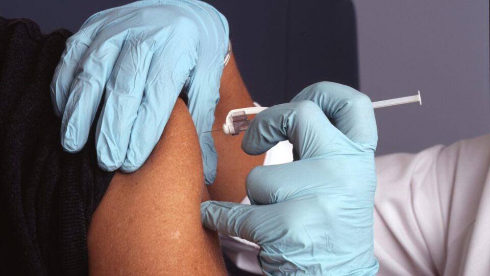 Ministério da Saúde amplia faixa etária para vacinação contra dengue